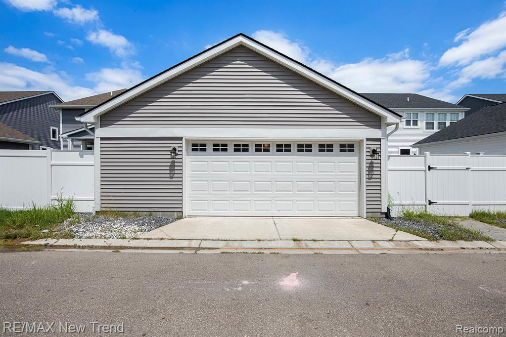 2511 Massoit Road Royal Oak, MI 48073 - Photo 35 of 39