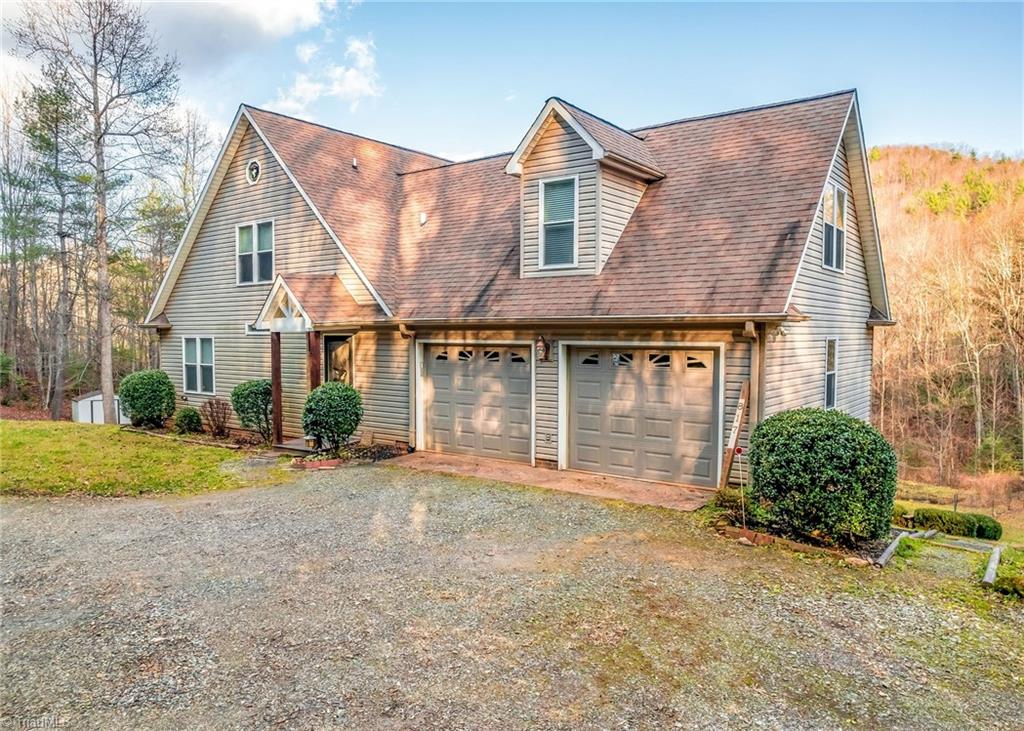 817 Hidden Hollow Lane Moravian Falls, NC 28654 - Photo 4 of 34