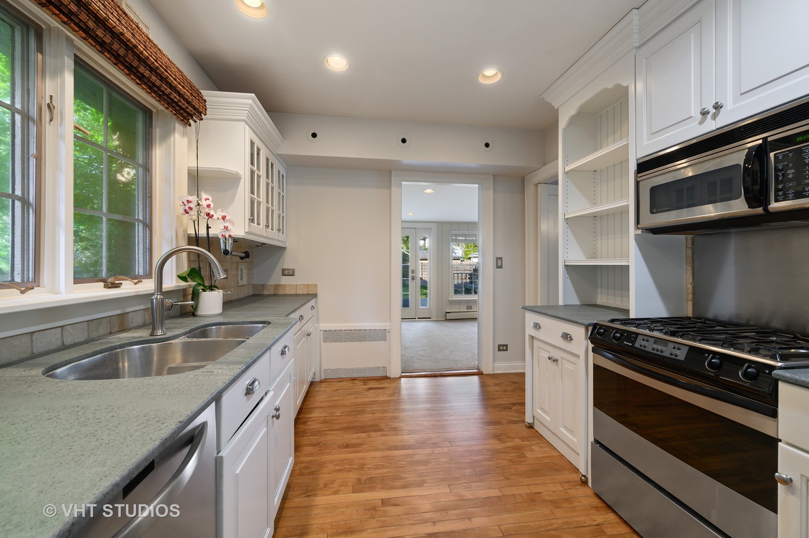 1423 Tower Road Winnetka, IL 60093 - Photo 11 of 38