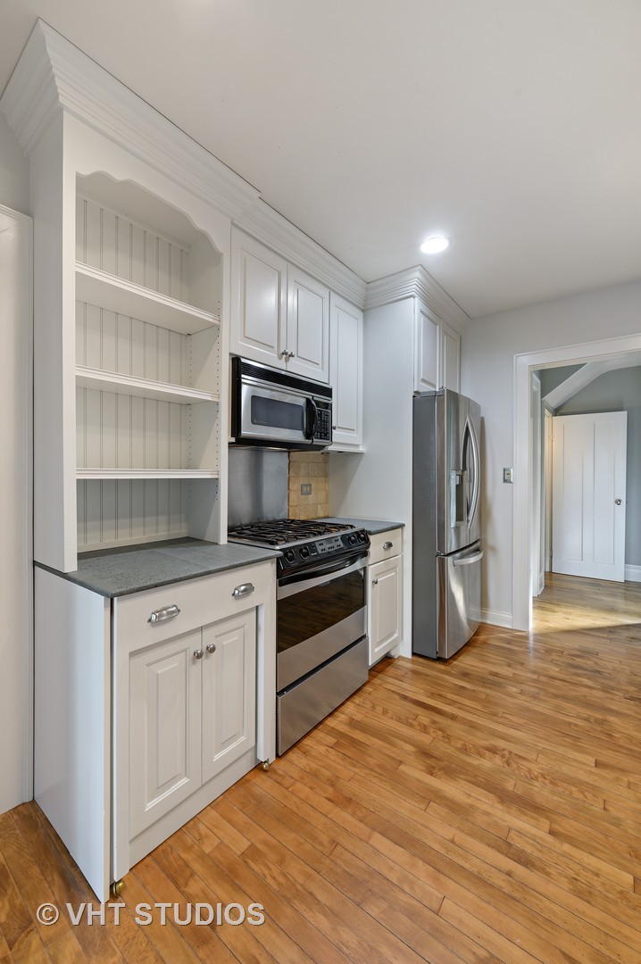 1423 Tower Road Winnetka, IL 60093 - Photo 12 of 38