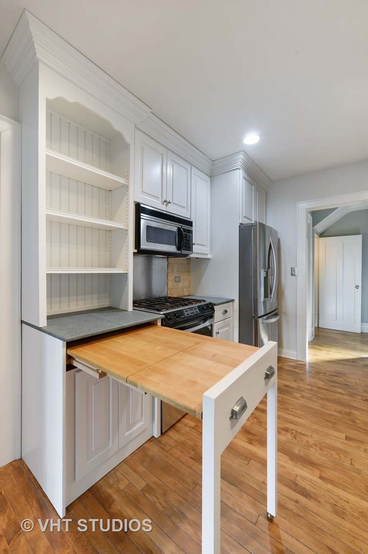 1423 Tower Road Winnetka, IL 60093 - Photo 13 of 38