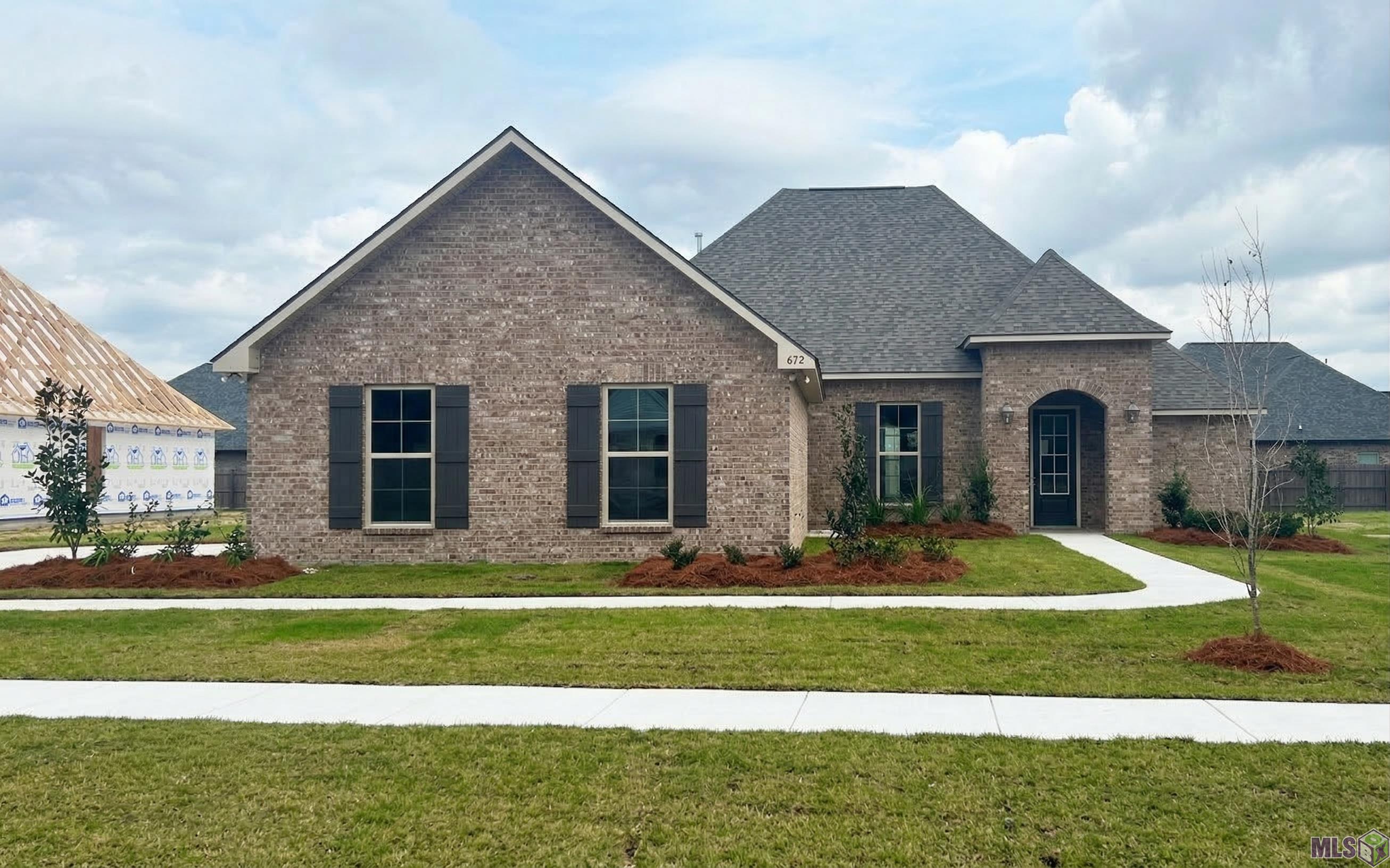 Brand NEW Move-in Ready Home!!