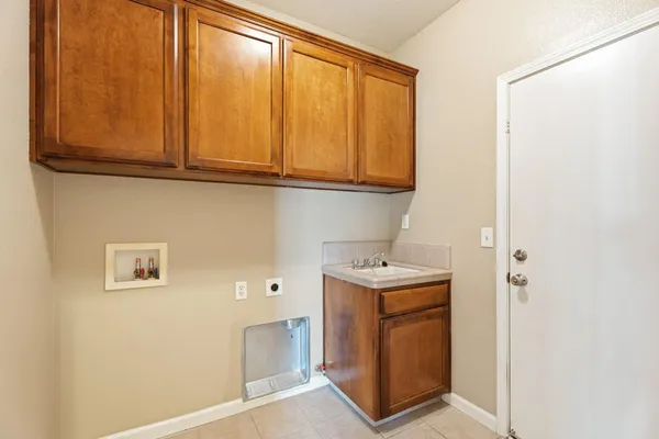 $715,000 | 1929 North Harvard Avenue, Clovis, CA 93619