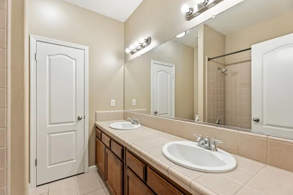 $715,000 | 1929 North Harvard Avenue, Clovis, CA 93619