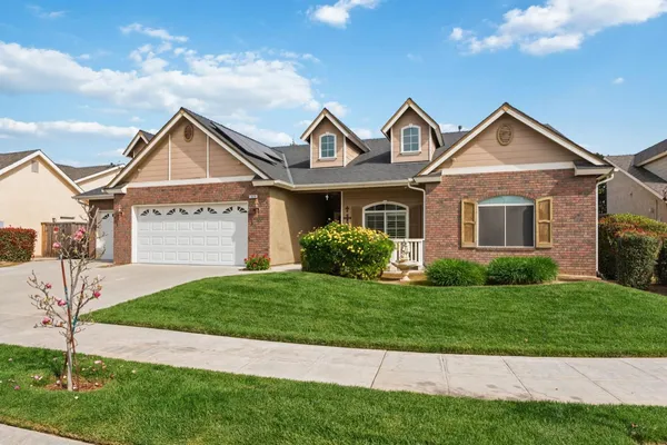 $715,000 | 1929 North Harvard Avenue, Clovis, CA 93619