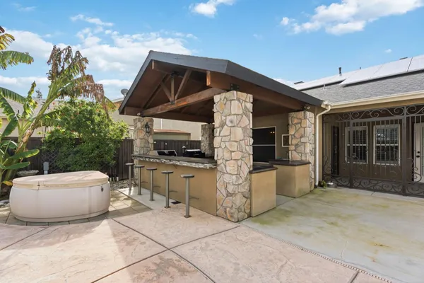 $715,000 | 1929 North Harvard Avenue, Clovis, CA 93619