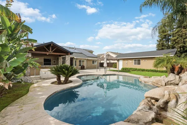 $715,000 | 1929 North Harvard Avenue, Clovis, CA 93619