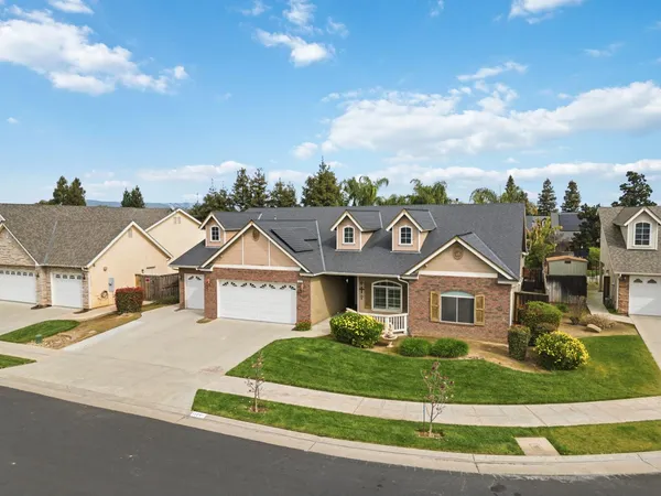 $715,000 | 1929 North Harvard Avenue, Clovis, CA 93619