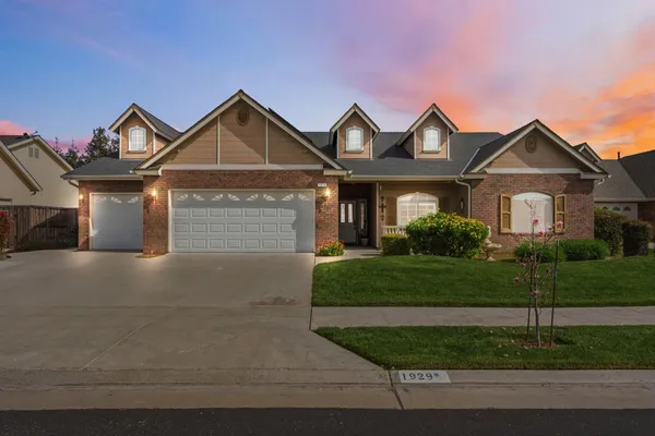 $715,000 | 1929 North Harvard Avenue, Clovis, CA 93619