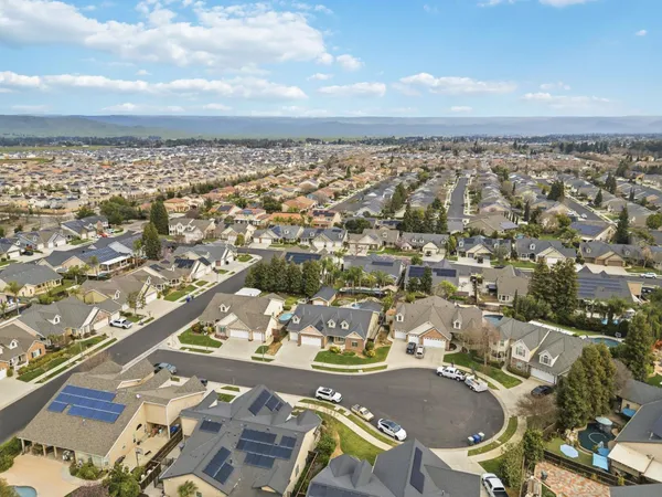 $715,000 | 1929 North Harvard Avenue, Clovis, CA 93619