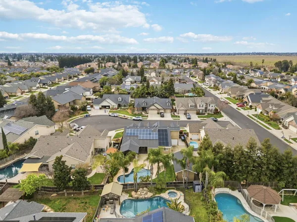 $715,000 | 1929 North Harvard Avenue, Clovis, CA 93619