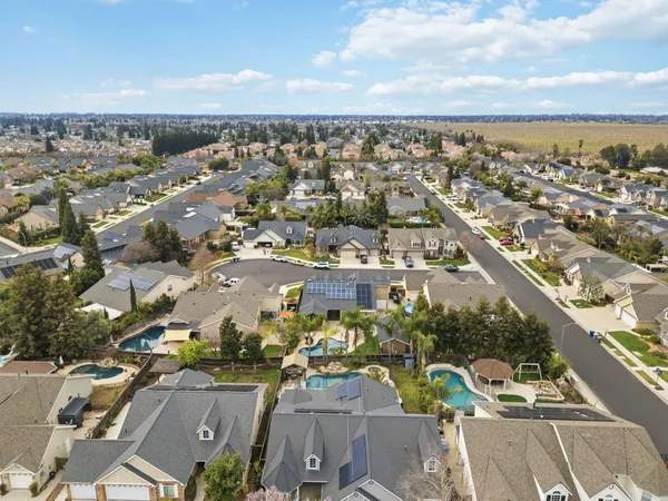 $715,000 | 1929 North Harvard Avenue, Clovis, CA 93619