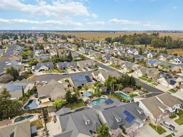 $715,000 | 1929 North Harvard Avenue, Clovis, CA 93619