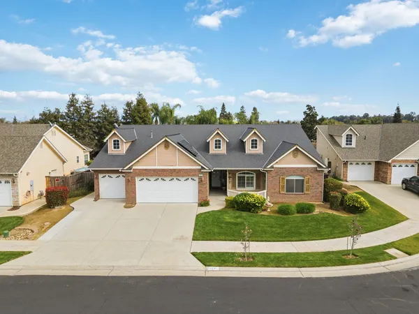 $715,000 | 1929 North Harvard Avenue, Clovis, CA 93619