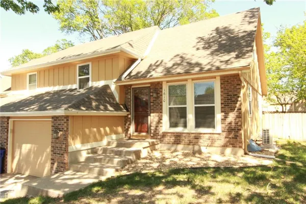 $245,000 | 1610 East Cedar Place, Olathe, KS 66062