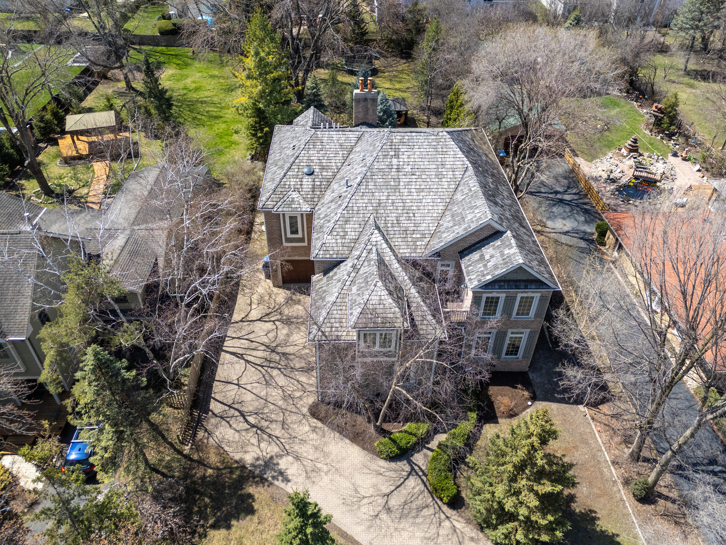 628 Greenwood Road Northbrook, IL 60062 - Photo 5 of 54 a view of a house with a yard