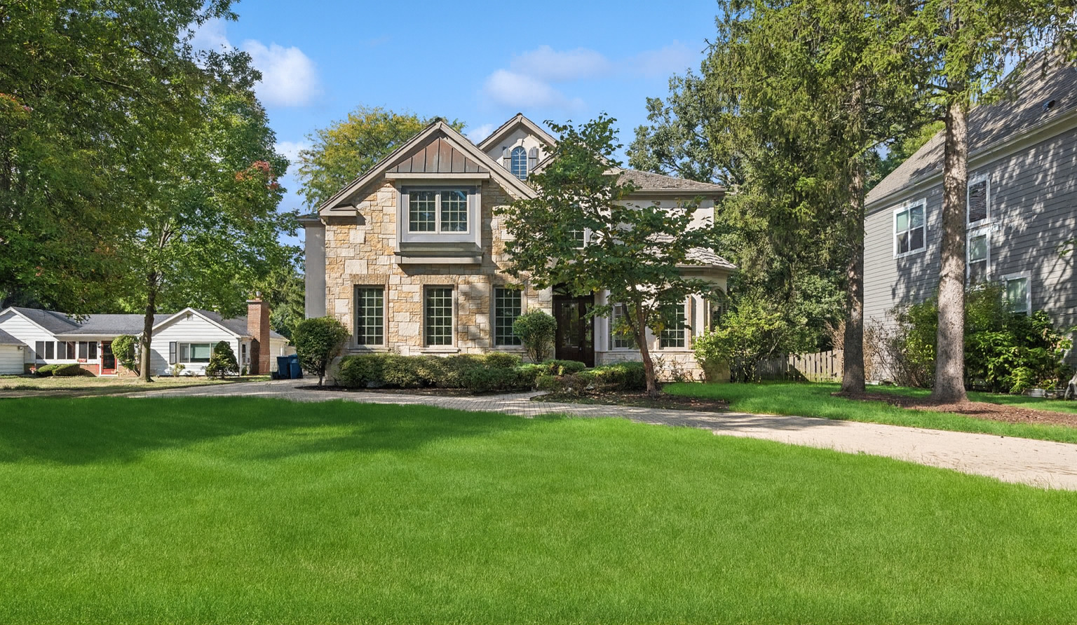 580 Greenwood Road Northbrook, IL 60062 - Photo 2 of 57