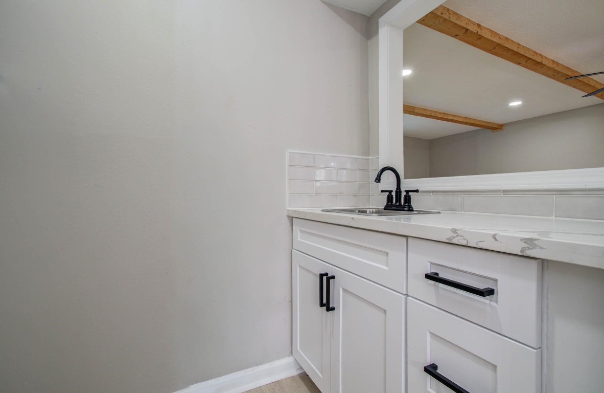 4735 Theall Road Houston, TX 77066 - Photo 21 of 38