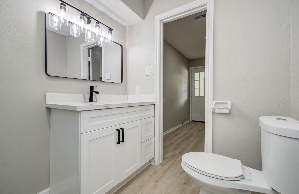 4735 Theall Road Houston, TX 77066 - Photo 24 of 38