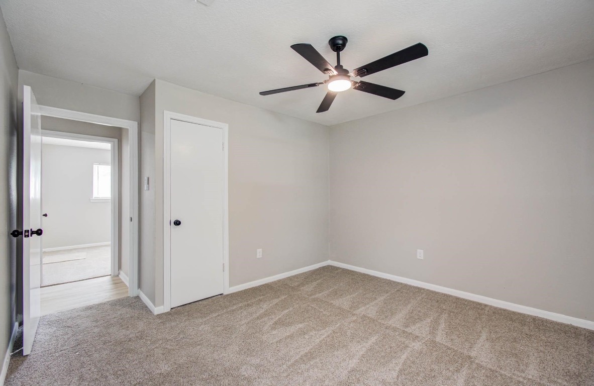 4735 Theall Road Houston, TX 77066 - Photo 33 of 38