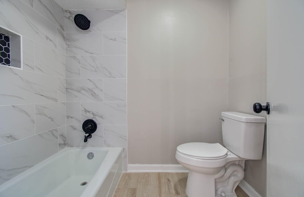 4735 Theall Road Houston, TX 77066 - Photo 35 of 38