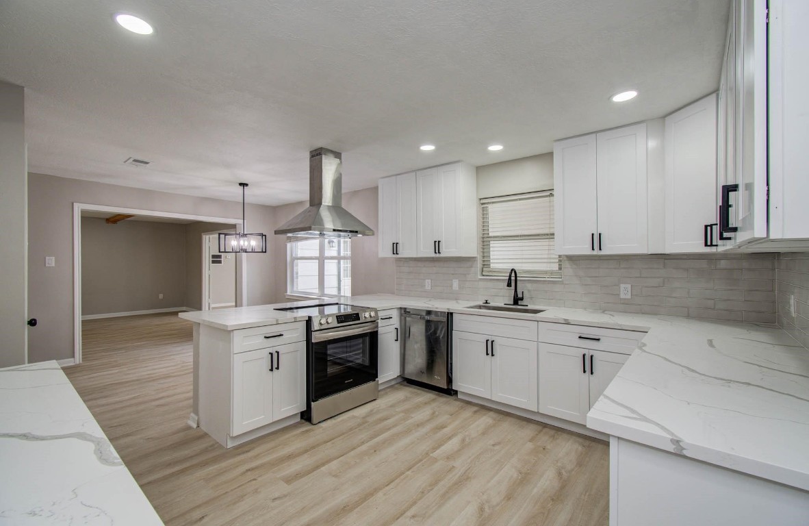 4735 Theall Road Houston, TX 77066 - Photo 7 of 38