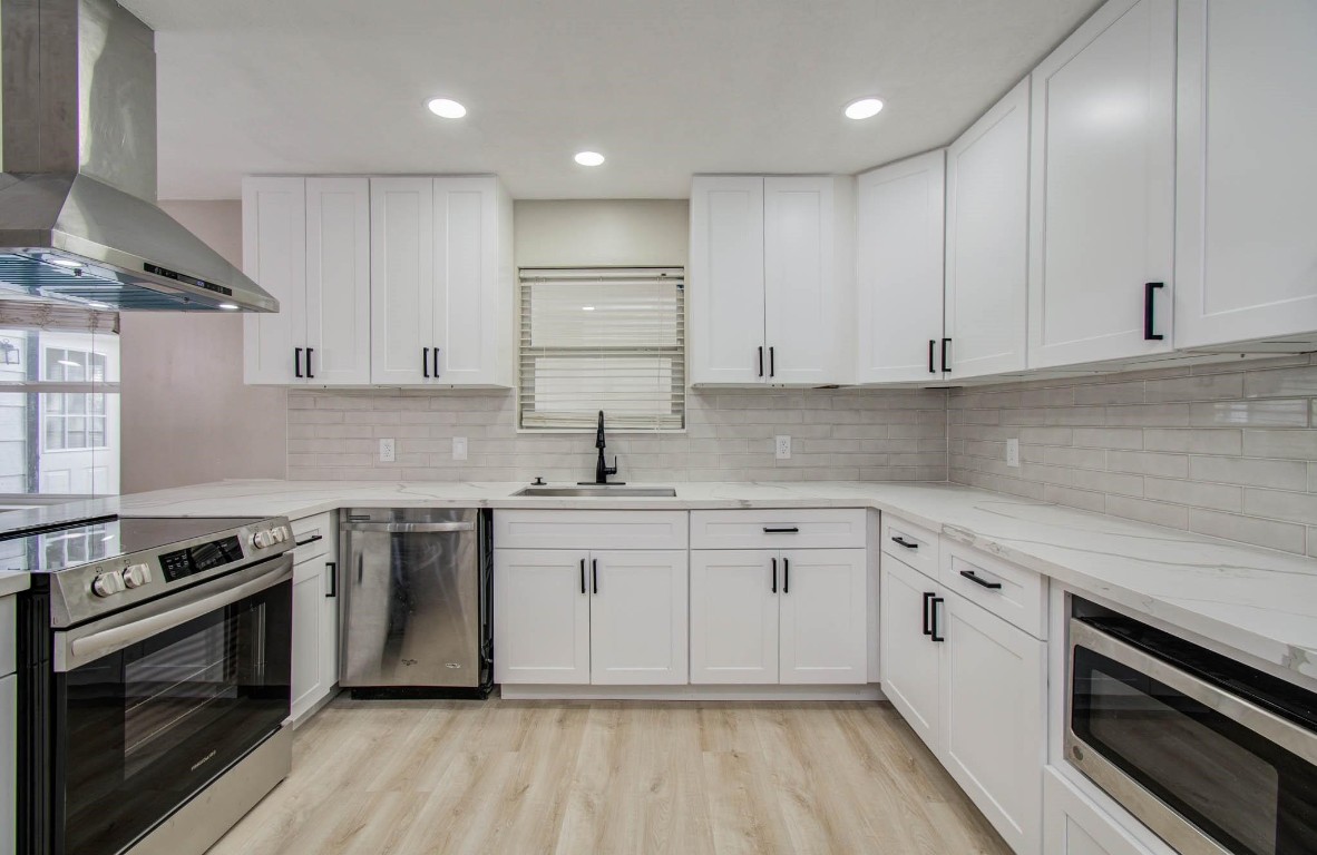 4735 Theall Road Houston, TX 77066 - Photo 10 of 38