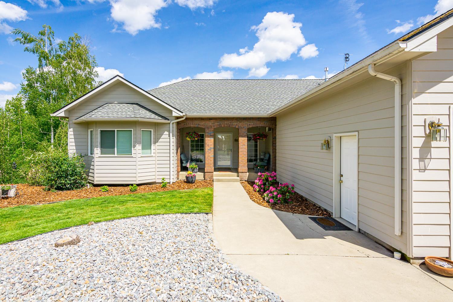 17015 North Sands Road Mead, WA 99021 - Photo 3 of 38
