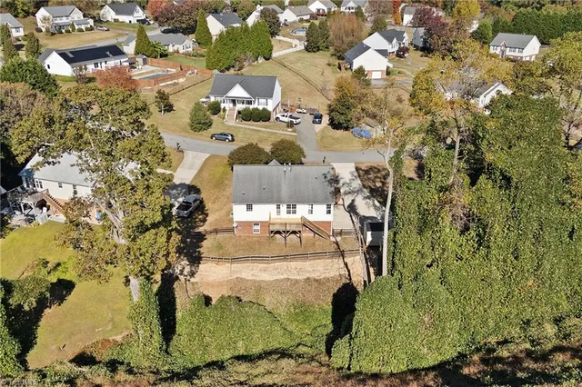 $330,000 | 156 Mallard View Lane, Winston-Salem, NC 27127