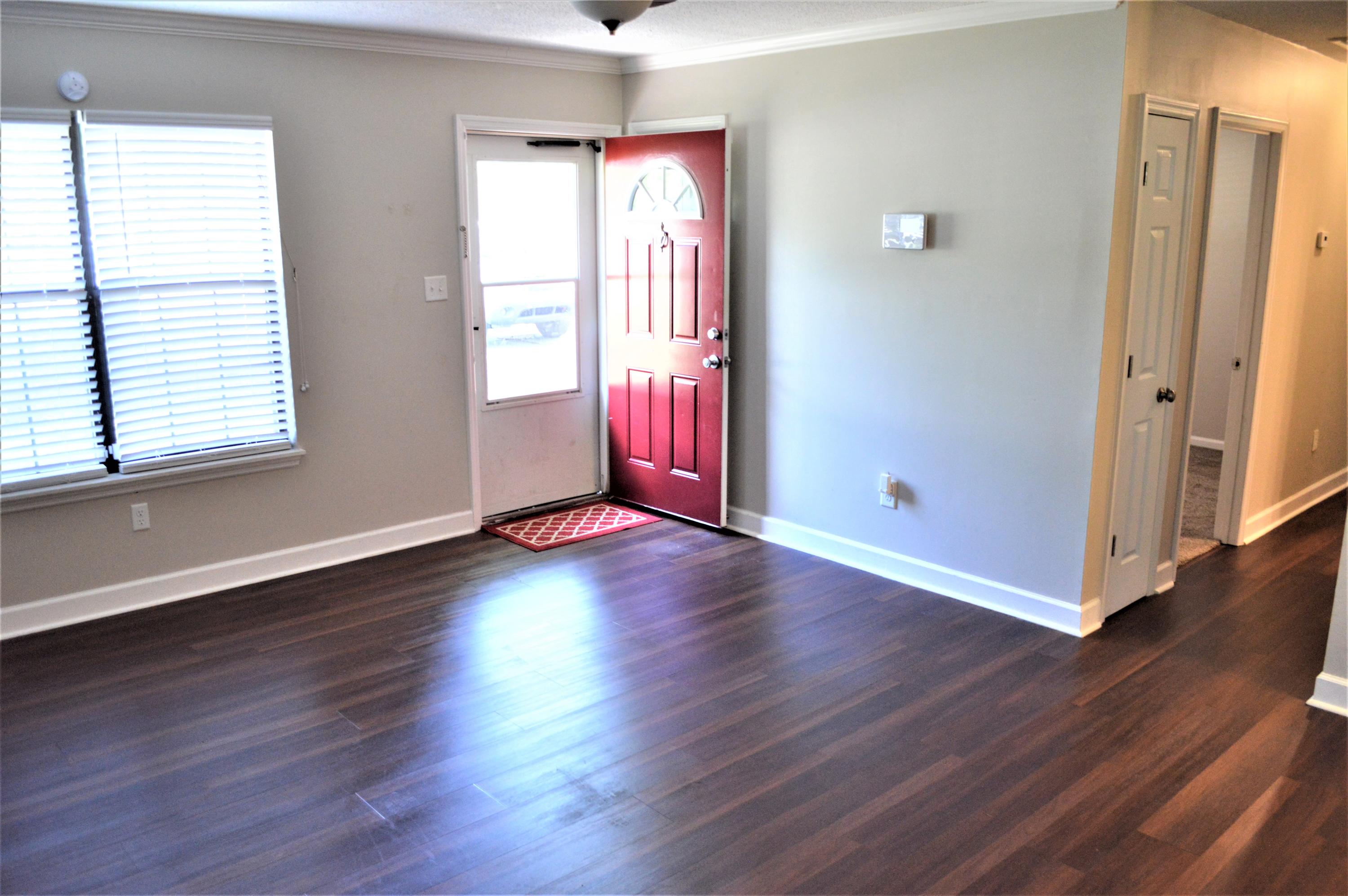 1529 Royle Road Summerville, SC 29486 - Photo 3 of 21 DSC_1516