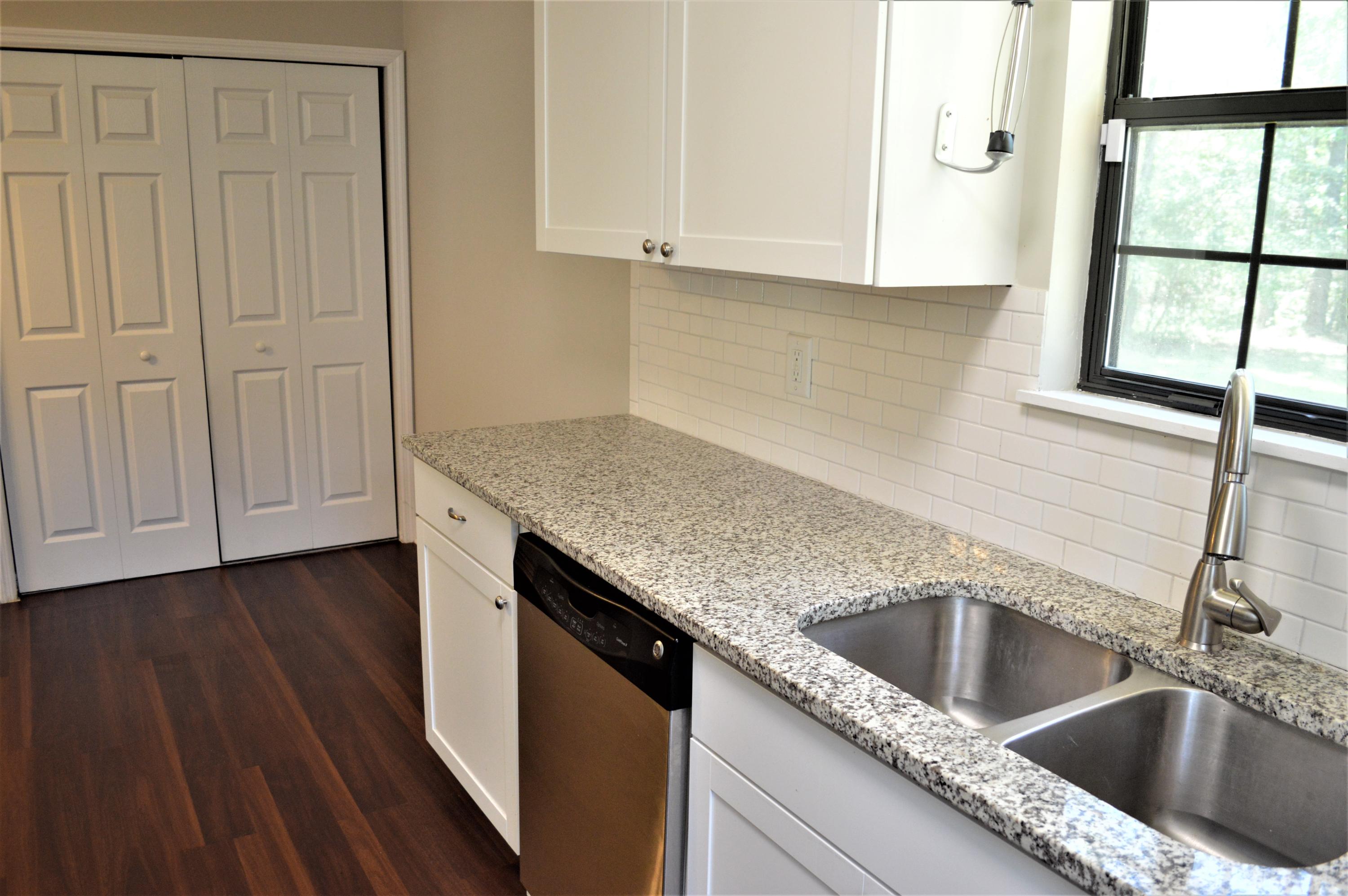 1529 Royle Road Summerville, SC 29486 - Photo 9 of 21 DSC_1513