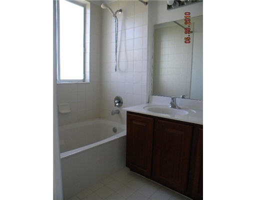 3191 Laurel Ridge Circle Riviera Beach, FL 33404 - Photo 6 of 9 Additional Photo