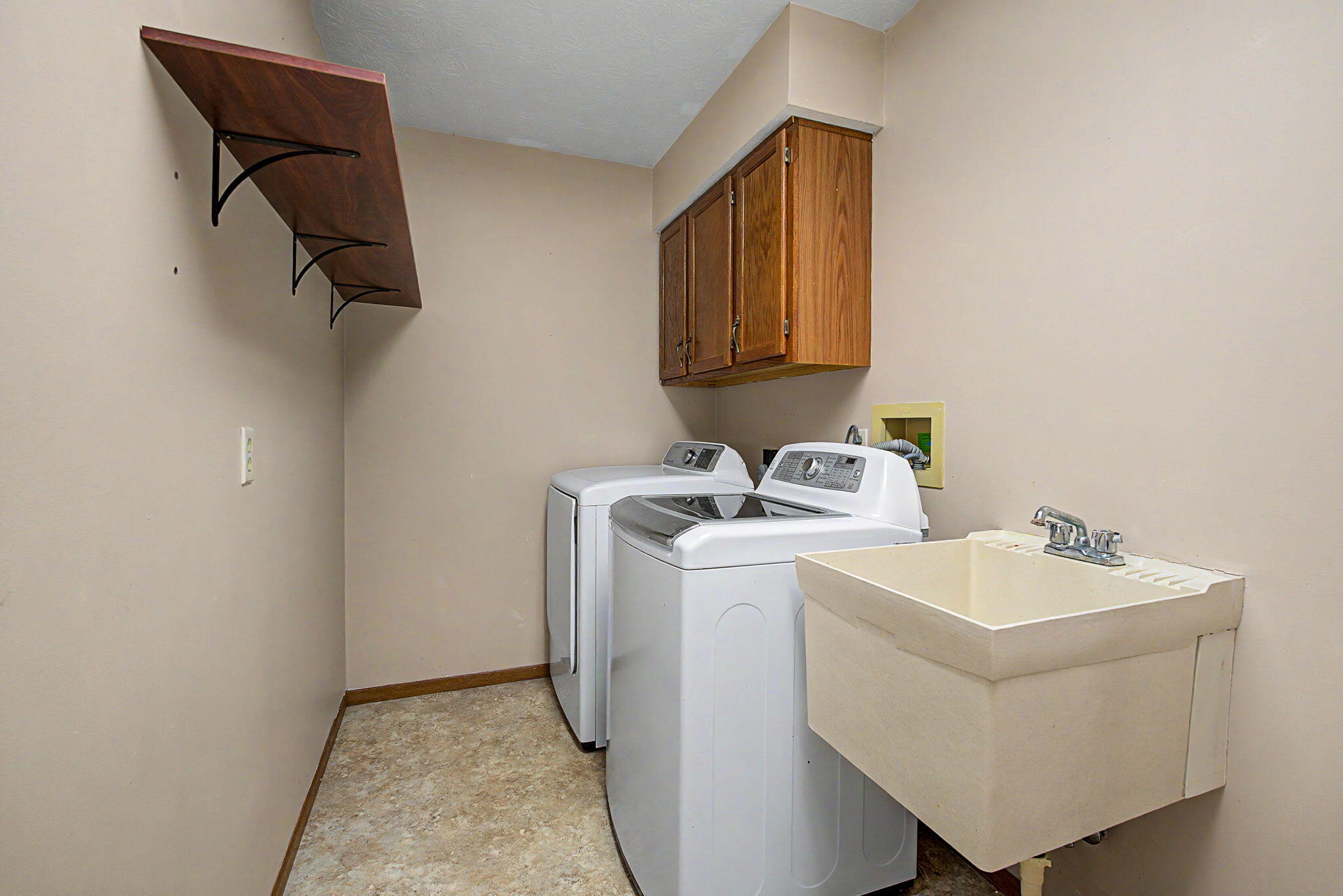 2939 Avery Circle Springfield, OH 45503 - Photo 18 of 25 27-web-or-mls-2939-avery-cir