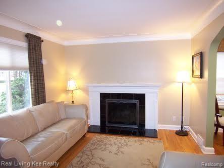 3530 Wakefield Road Berkley, MI 48072 - Photo 7 of 42 living room 1.jpg