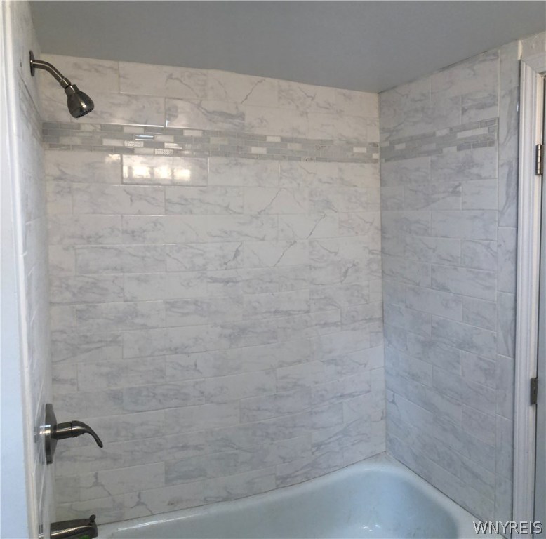 6653 Tonawanda Creek Road Lockport Town, NY 14094 - Photo 13 of 23