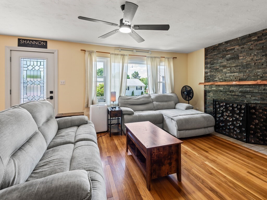 14 Orton Street Worcester, MA 01604 - Photo 5 of 35