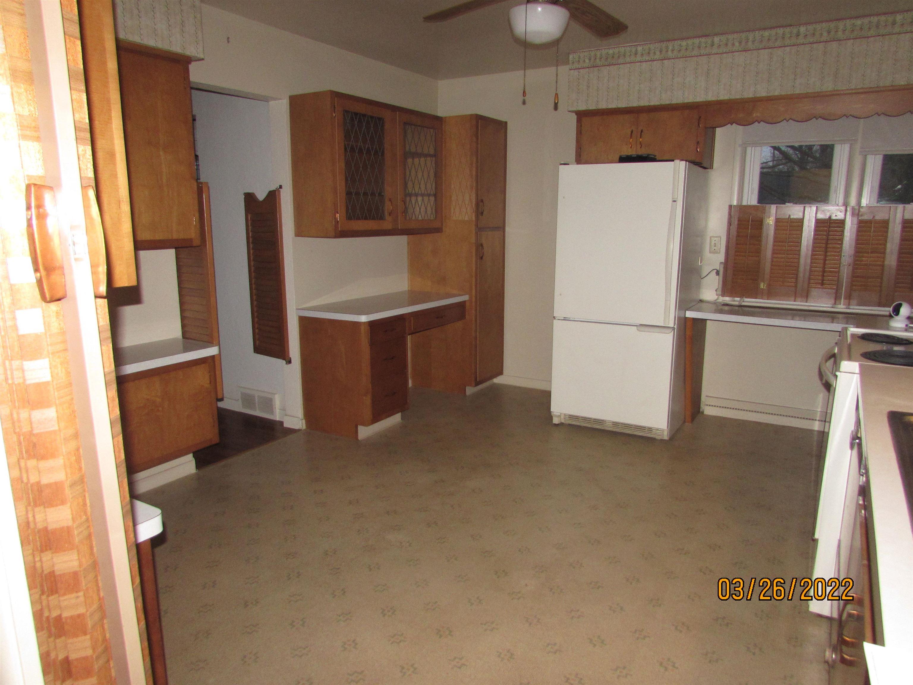 108 North Riverside Boulevard Goshen, IN 46526 - Photo 8 of 22 Gallery Image 8