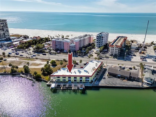 $2,200 | 4103 Gulf Boulevard, Unit 209, St. Pete Beach, FL 33706
