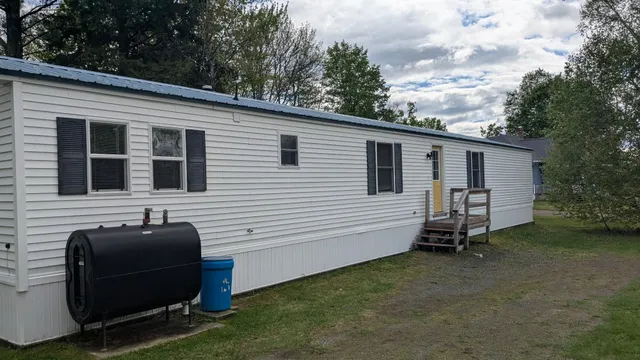 $130,000 | 41 Crow Hill Street, Northumberland, NH 03582