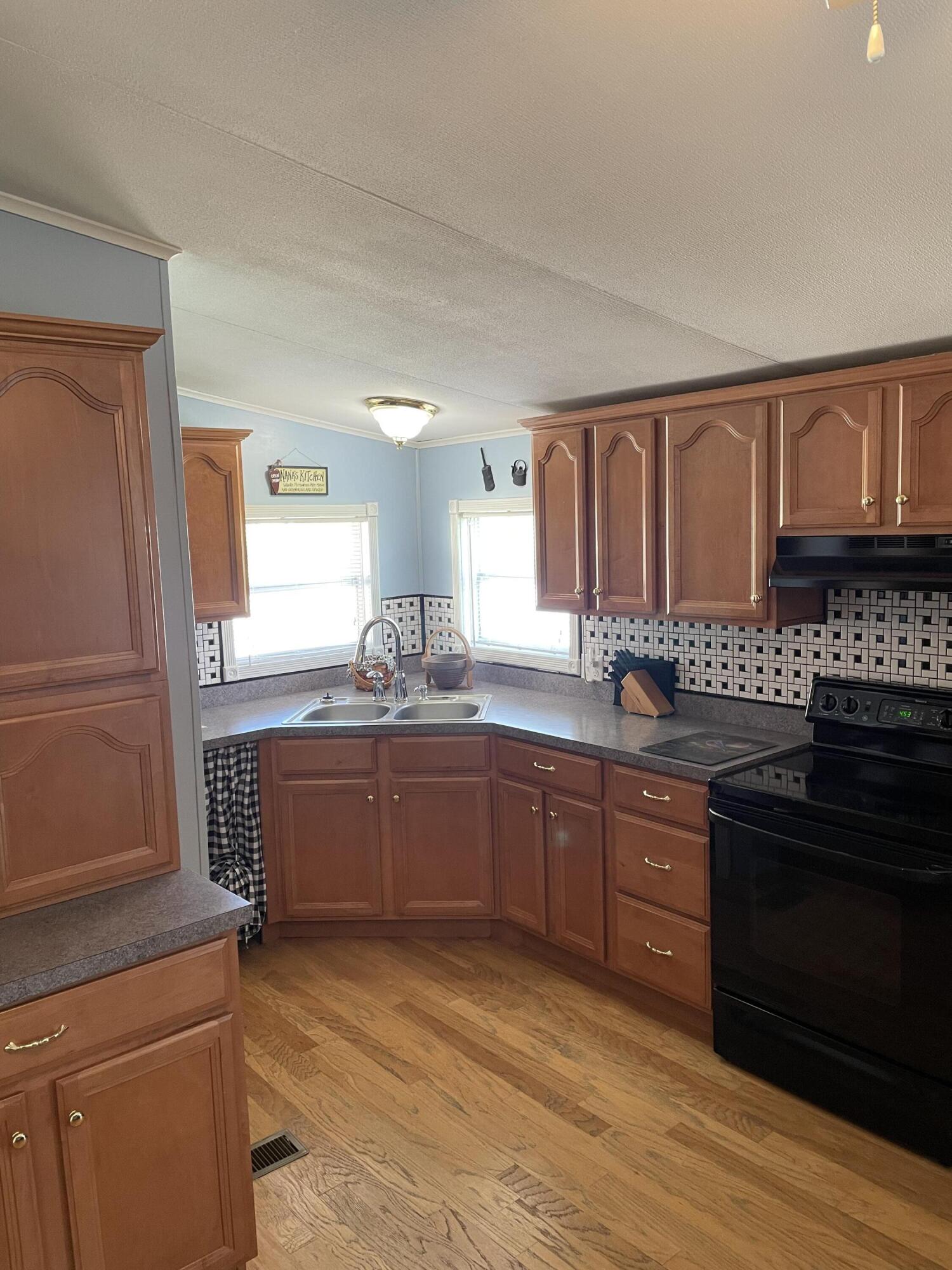 3578 Hickory Nut Road Nancy, KY 42544 - Photo 2 of 26 F592571A-A2F3-48F3-BAE2-B5EF6422D332