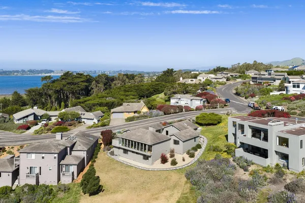 $1,795,000 | 142 Poppy Court, Bodega Bay, CA 94923
