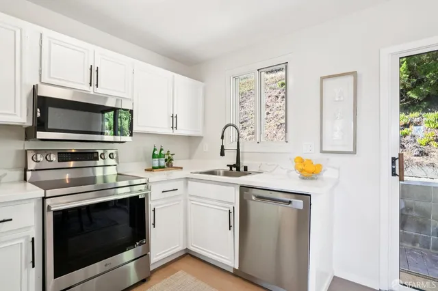 $900,000 | 74 Penhurst Avenue, Daly City, CA 94015