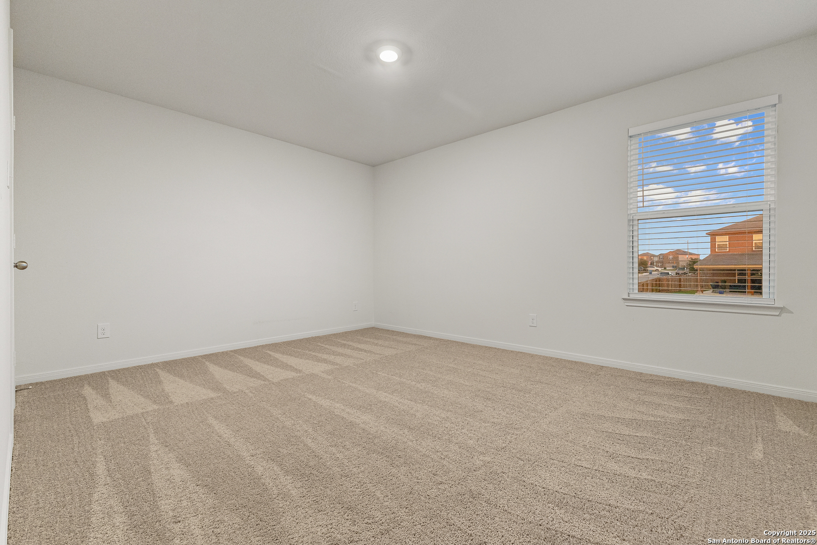 15102 Jetfire Von Ormy, TX 78073 - Photo 25 of 37 an empty room with windows