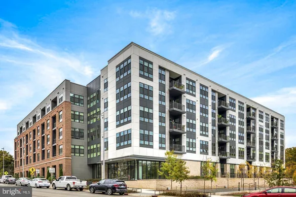 $3,950 | 1761 Old Meadow Road, Unit 413, McLean, VA 22102