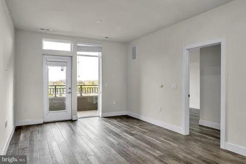 $3,950 | 1761 Old Meadow Road, Unit 413, McLean, VA 22102