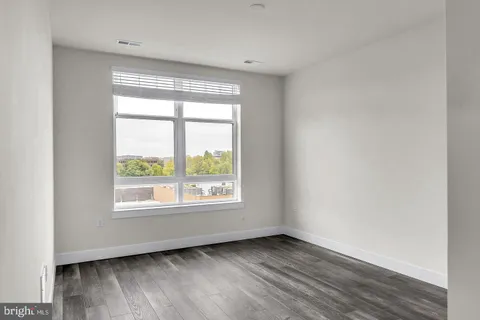 $3,950 | 1761 Old Meadow Road, Unit 413, McLean, VA 22102