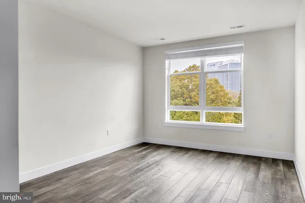$3,950 | 1761 Old Meadow Road, Unit 413, McLean, VA 22102