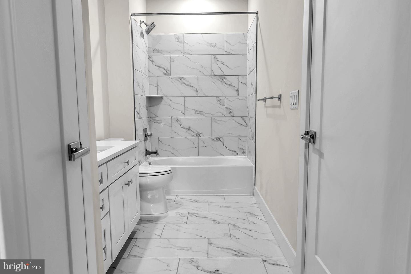 1761 Old Meadow Road, Unit 413 McLean, VA 22102 - Photo 22 of 31