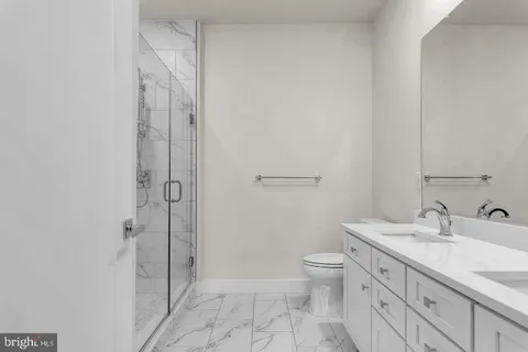 $3,950 | 1761 Old Meadow Road, Unit 413, McLean, VA 22102