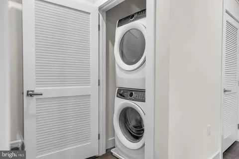 $3,950 | 1761 Old Meadow Road, Unit 413, McLean, VA 22102